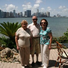Nieves with Elena and Julio on 8-28-2008 in Miami.