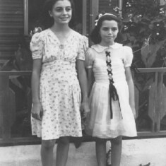 Nieves and Olga as teenagers