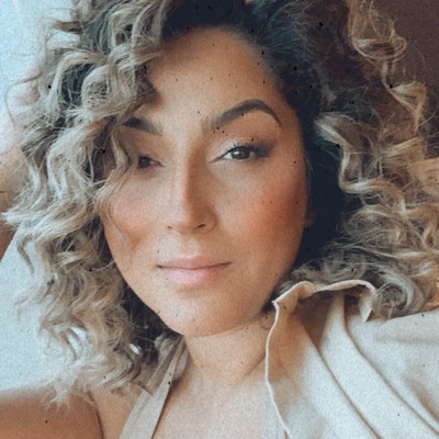 Niloufar Oyal