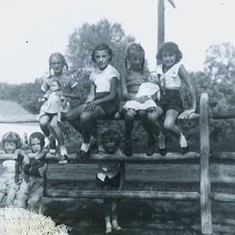 1954 the girls & cousins with Pal