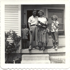 1953 Bell Gardens, CA.
Nina, Pappa, Grandma & Alice