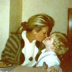 1988 Kissin' aunt. Nora with her nephew Alexander.