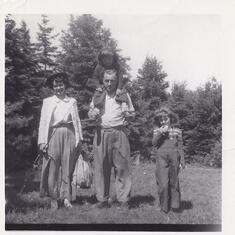 Olive, Ken, Arlene and Andrea 1947