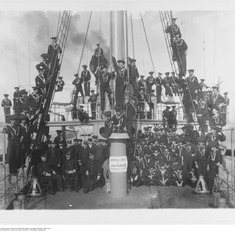 USS Bennington Crew photo taken circa 1905.  Photo courtesy of US Navy.