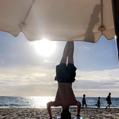 Famous hand/head stands