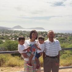 2004June:  Masanna and twins with Owen Loui at Diamond Head lookout