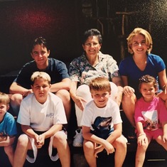 2000: Fabiano Cabin: Family Reunion: Mom with her Grandkids
