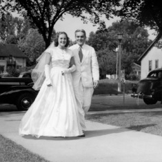 Pat and her father David on wedding day