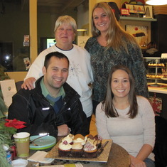 Cupcake tasting with Pat's niece Alyssa & her husband Ryan