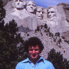 1980 - Paul posing for his future emplacement on Mt. Rushmore
