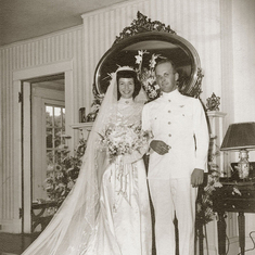 Paulett & her husband Ganson at their wedding in 1945