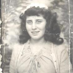 mom 1947 002