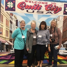Paducah Quilt Show Peggy, Linda, Ruth and Mary-Alice