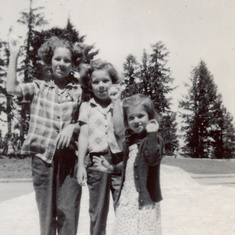 1947 Mom, Pat and Gladys