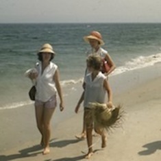 Peter's photo of Cathy, Bonnie Hagstrum and Melissa Hagstrum on the Jersey shore