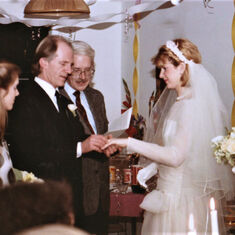 Peter Borst marries Liz Singer. (2/1986) L to R: Lynne, Peter, Bill Horton, Liz, and Jackie.