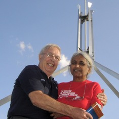 2007-09-30 - Peter and Kotha visiting Parliament House in Canberra.