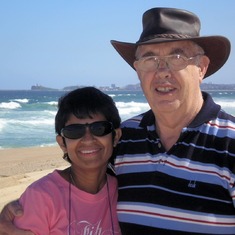 2008-10-09 - Peter and Vim at Fern Bay in Newcastle.
