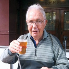 2013-06 - Peter enjoying a beer in Sydney.