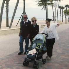 Hollywood Beach FL 2008, walking in the boardwalk