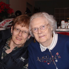 Phyllis with niece Chris Lauterbach, December 2010