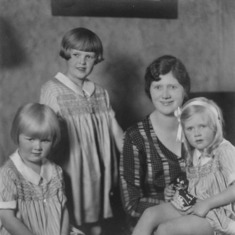 with her mother and sisters, ~1929:  Rachel, Alberta, Clara and Phyllis