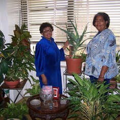 Aunt Tillie, Plants & Doretta November, 2007