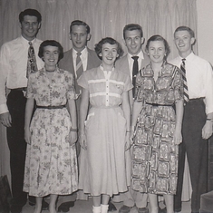 1952-12_George+Janice_unkn_Marj+Sam_Phyllis+Tom_front_crop