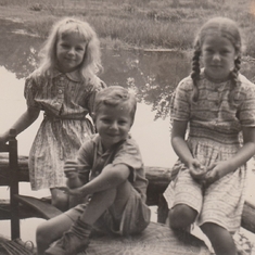1937_ca_to 1939-12_CannondaleCT_millhouse_hurricane_kids_snow012_crop2