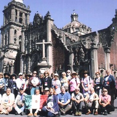 Polly celebrated her 80th birthday by bringing her children on a Festival Mozaic trip to Mexico City