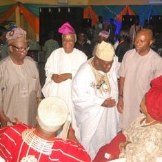Dehinde in a confident chat with the Olori of the Orangun of Oke-Ila
