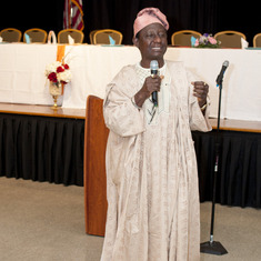 A guest and friend of the Aliu Otokiti delivering his tribute about Queen Mama Eniyemamwen Aliu-Otokiti
