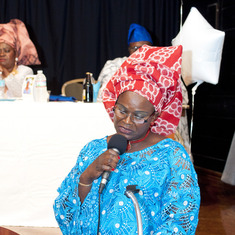 Mrs Irene Omoreghie rendering her tribute to Queen Mama Eniyemamwen Aliu-Otokiti