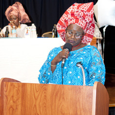 Mrs Irene Omoreghie rendering her tribute to Queen Mama Eniyemamwen Aliu-Otokiti
