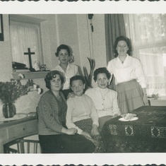 Dor, Jannie, Oma Doof (Maria), Mum & Lenie