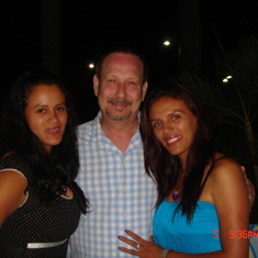 2005 Girardot Colombia with his nieces Catalina and Patricia Guerrero