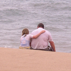 Taylor comforting Randy - Maui 2005