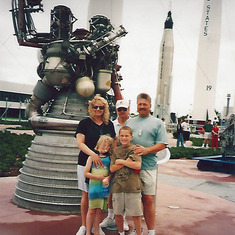 Robin, Taylor, Lauren, Chase, Randy at the Kennedy Space Center in 2000