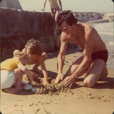 Ray with Sharon & Mark building sand castles in the Isle of Wight in 1976