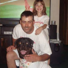 Ray his daughter and his late Rottweiler sky All in Mr Softee shirts♥️