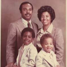 Roberts Family ca 1979 (smaller)