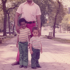 1977 Dad, SKRJr & FHR (600dpi)