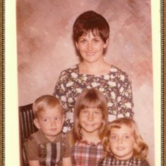 Chip,mom & sisters