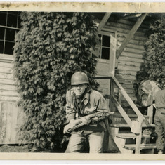 Dad-Early-Army009