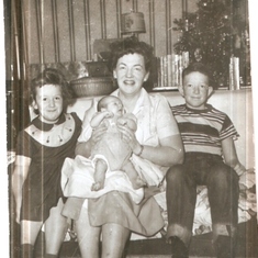 Mom,Richard,Pam,Calmer December 1954