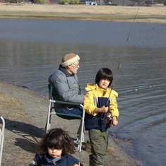 Dad, Yamato and Takumi fishing
