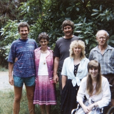 Richard with brother Daryl, Mum Fenn, Diane, Dad Longshaw and sister Jen at “Waiohiki” house