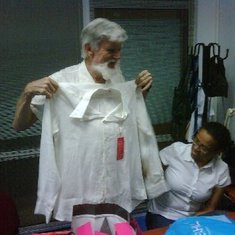 Bob receiving gift with Adelaide at Dr. Oztarhan Lab - Izmir, Turkey 2011-07-08