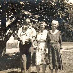 Four generations (R-L): Linda Butler, Carrie Butler Bennett, Ralph Clarence Bennett, & baby Robert