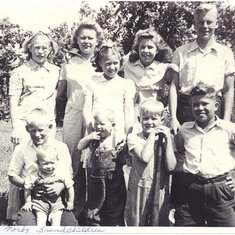 Evan at lower right with other Norby grandchildren in 1942